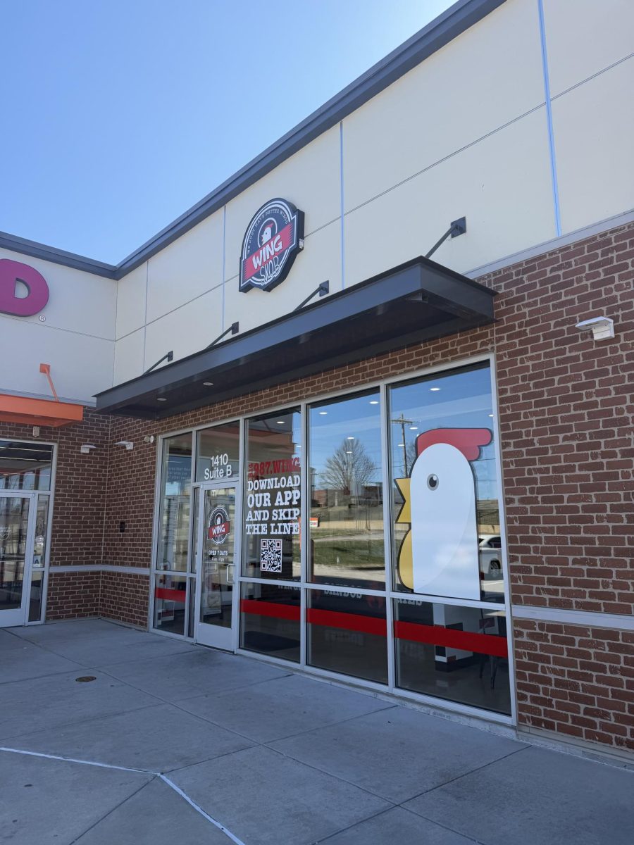Wing Snob recently opened next to Dunkin' on Big Bend Blvd in Twin Oaks.